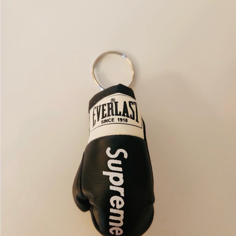 Everlast Black Boxing Glove Key Holder